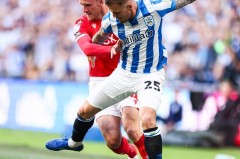 曼联阿莫林下课：赛季调整瞄准欧冠，加强集训力图反弹